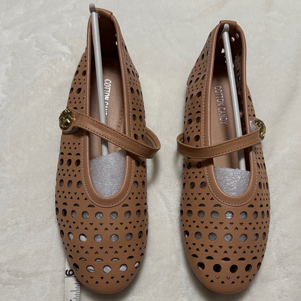 New Cotton Candy Tan Cut Out Flats
